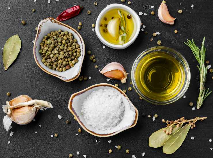 Olio, aglio, sale, fortuna, peperoncino, superstizione