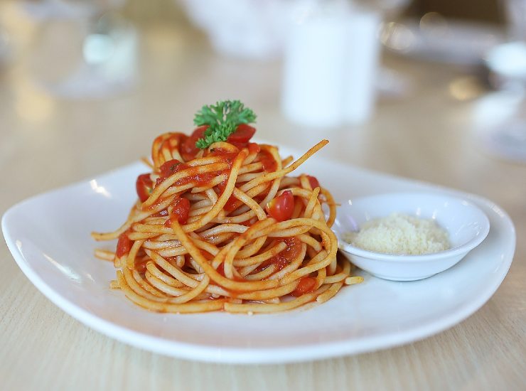 Cucina mediterranea: spaghetti al pomodoro