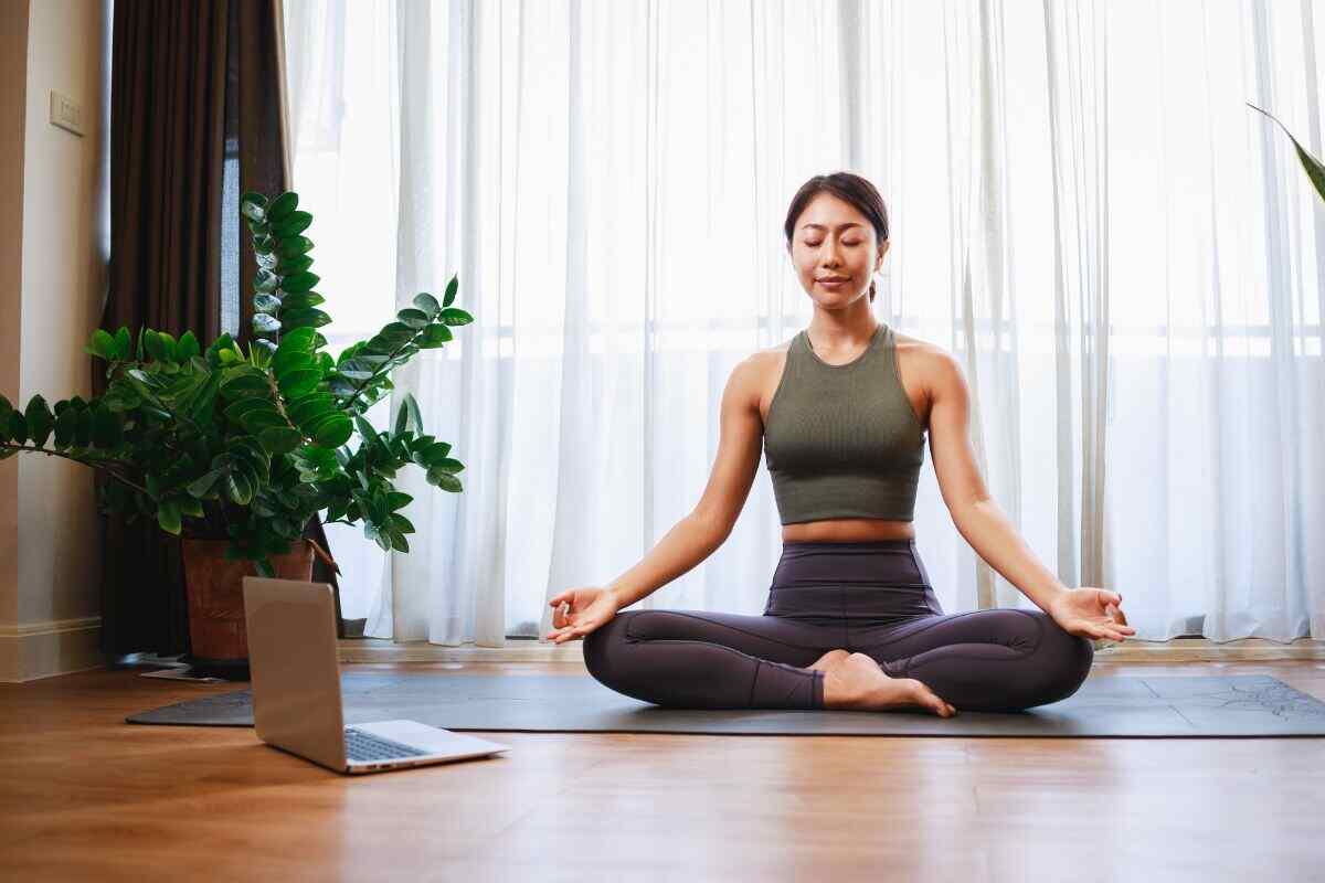 yoga posizione benefici
