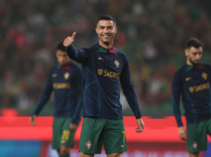 Cristiano Ronaldo con la maglia del Portogallo: il calciatore più pagato al mondo