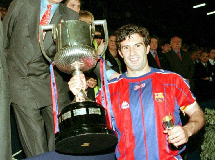 Luis Figo con la maglia del Barcellona