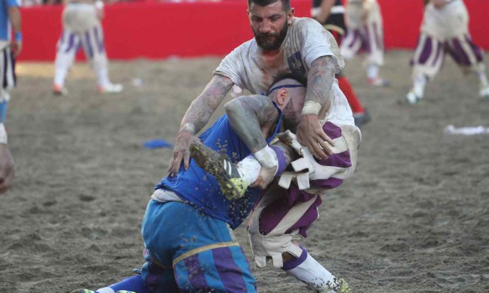 Calcio storico fiorentino e radici