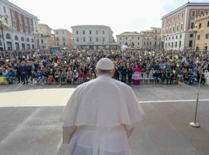 L'Aquila papa Francesco 